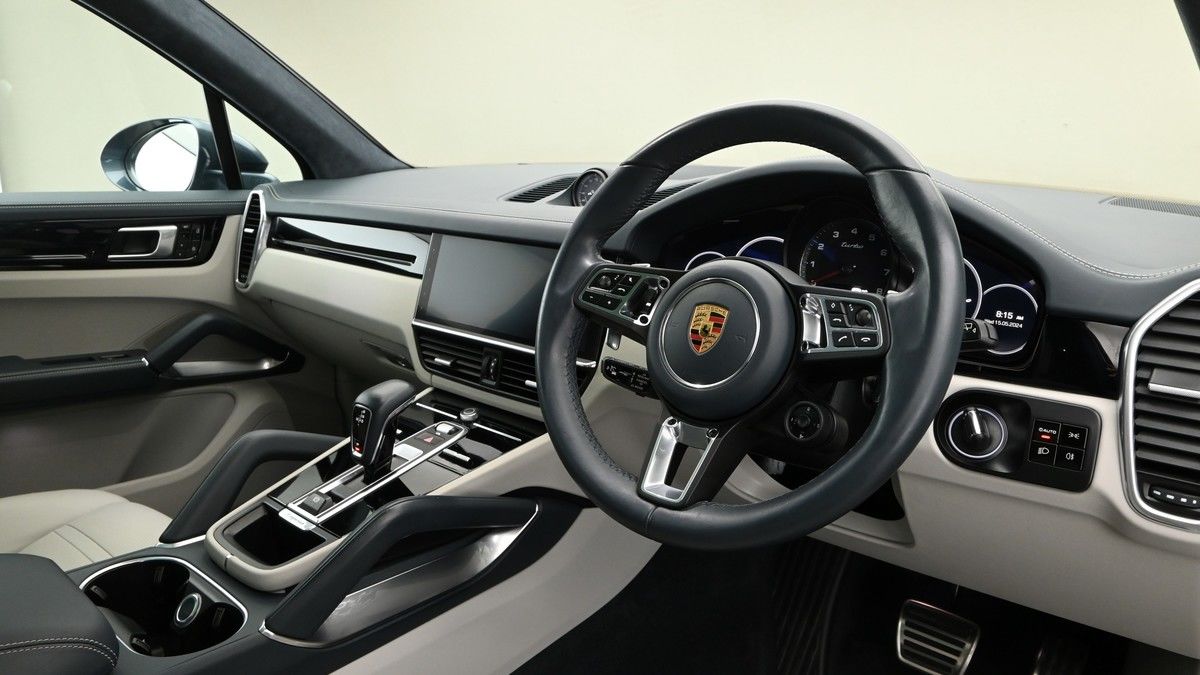 Porsche Cayenne Image