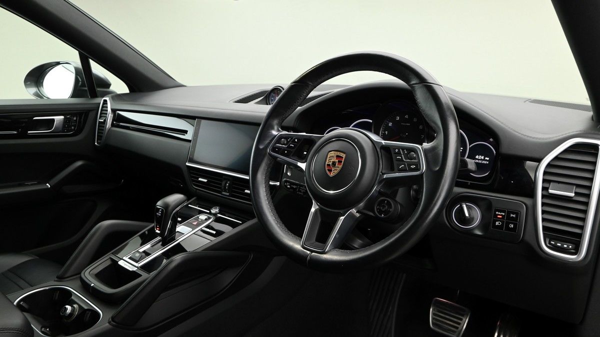 Porsche Cayenne Image