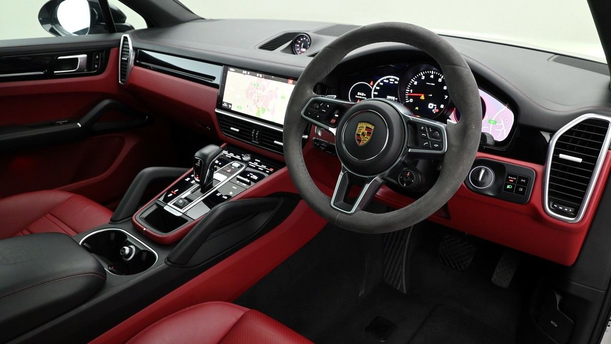 Porsche Cayenne Image 3