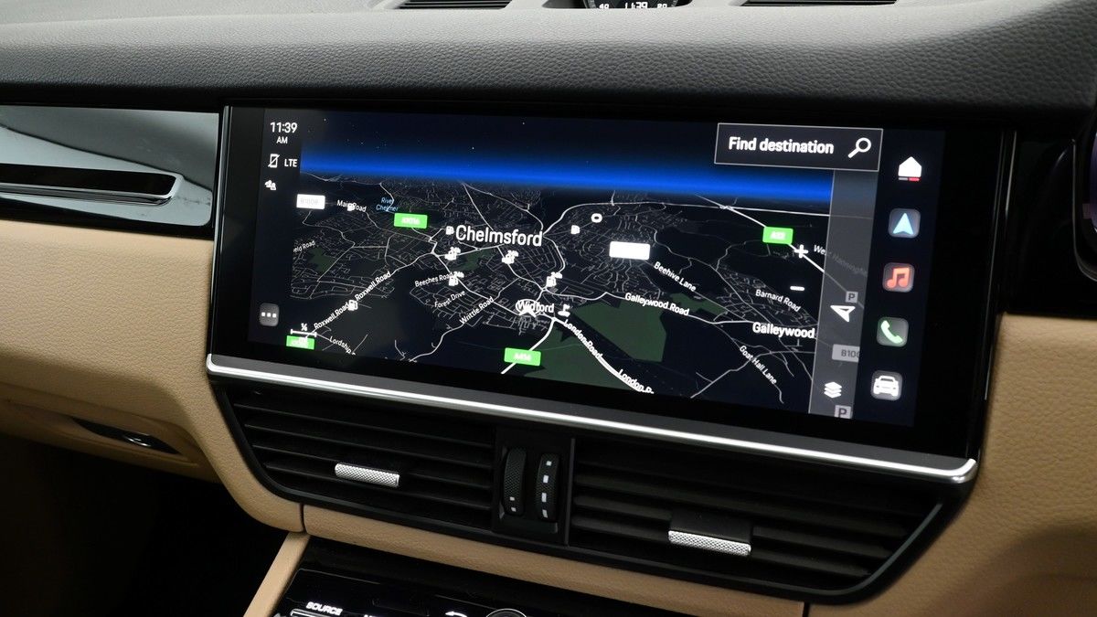 Porsche Cayenne Image 11