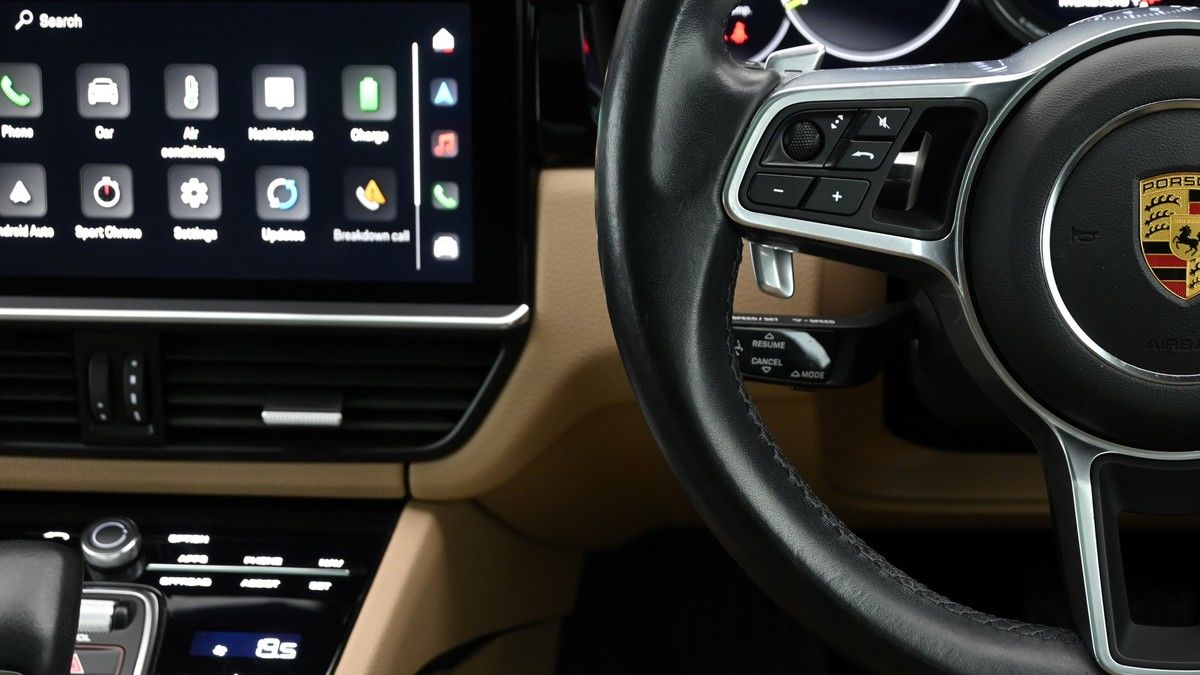 Porsche Cayenne Image 15