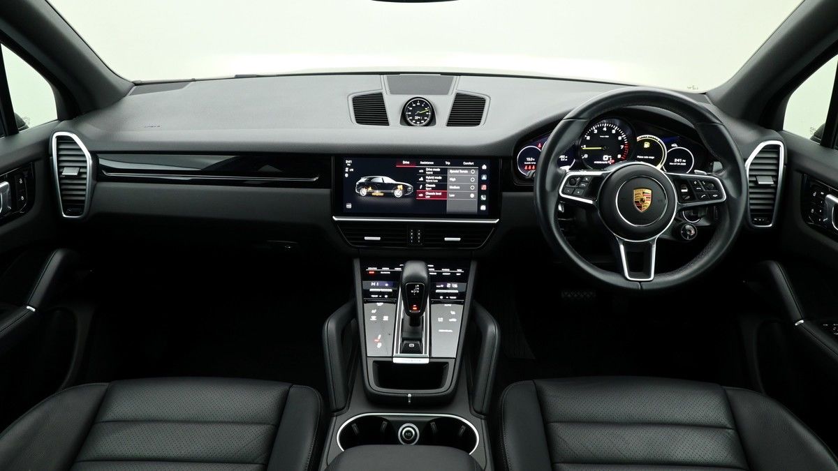 Porsche Cayenne Image 14