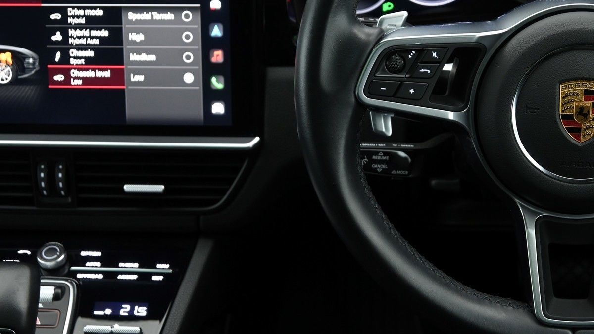 Porsche Cayenne Image 15