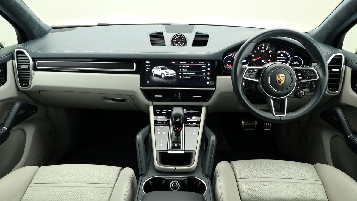 Porsche Cayenne Image 14