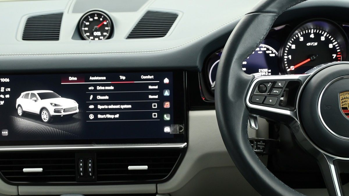 Porsche Cayenne Image 15