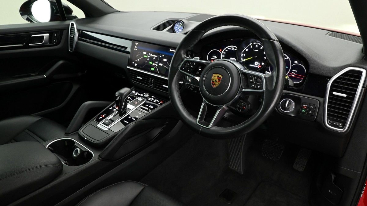 Porsche Cayenne Image 11