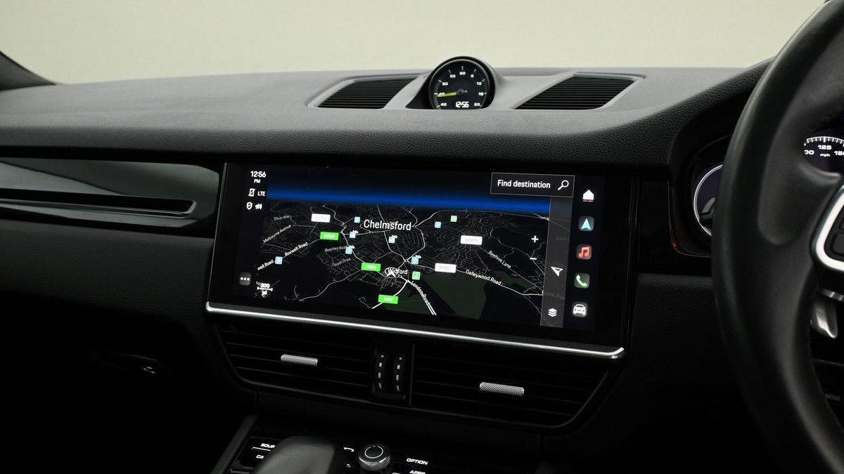 Porsche Cayenne Image 4