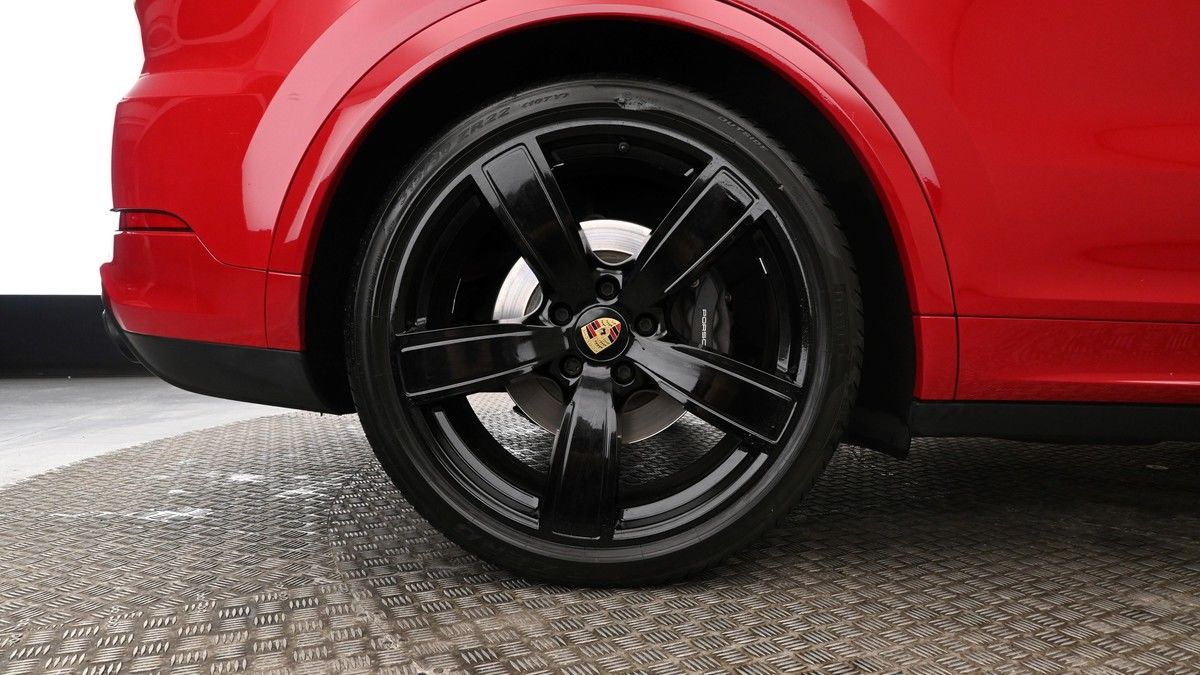 Porsche Cayenne Image 9