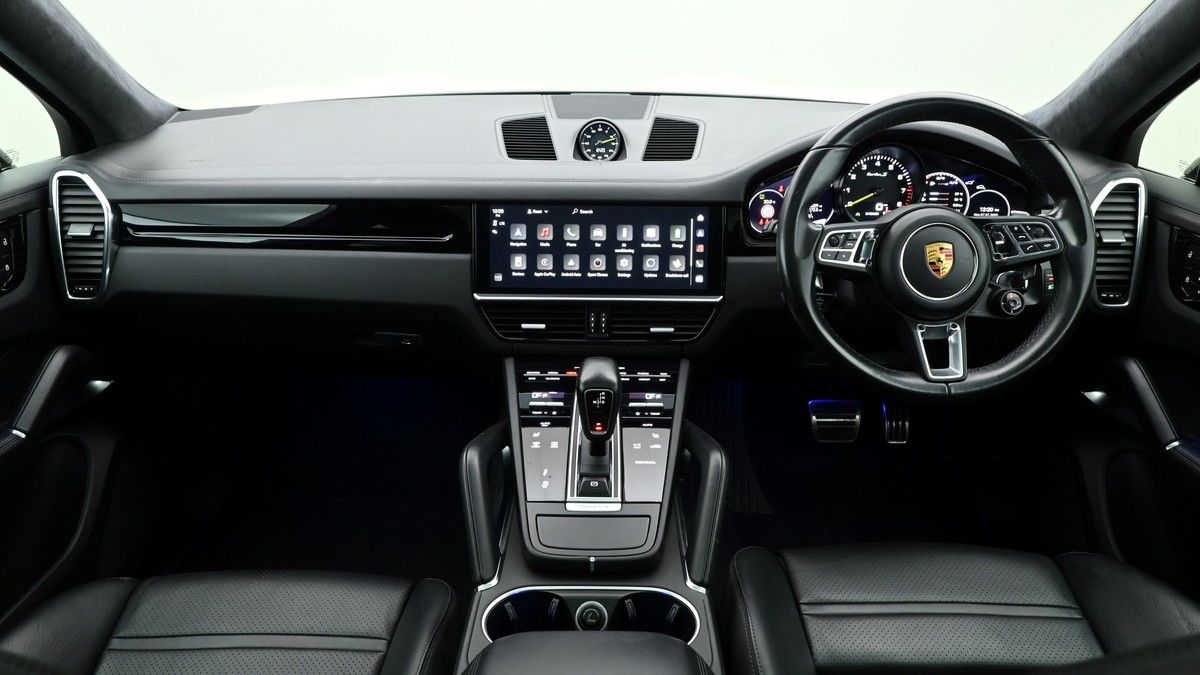 Porsche Cayenne Image 14