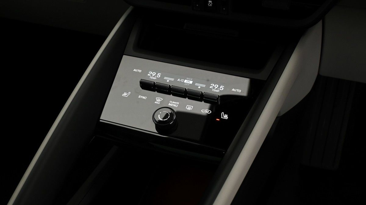 Porsche Macan Image 12