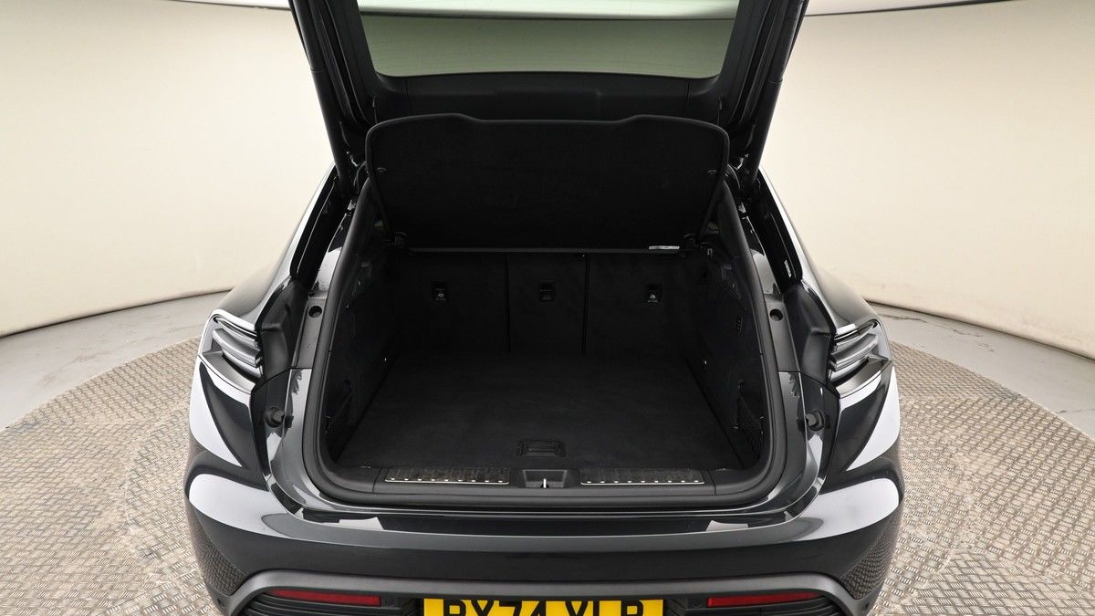 Porsche Macan Image 10