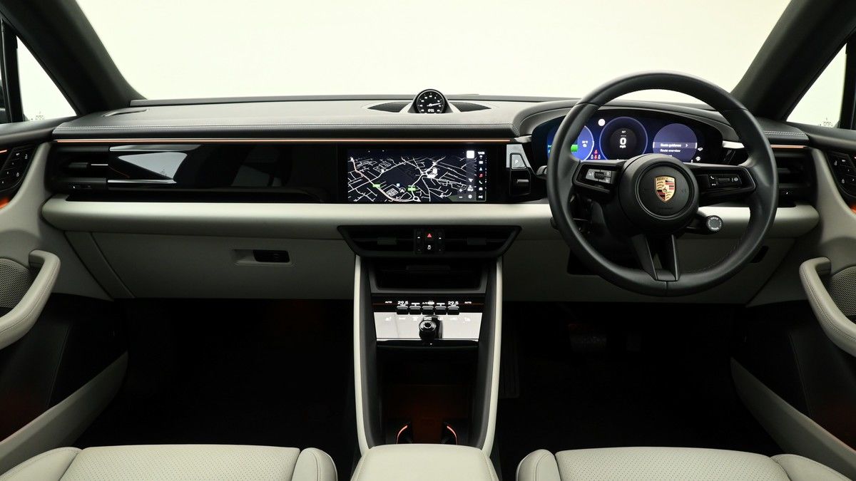 Porsche Macan Image 14