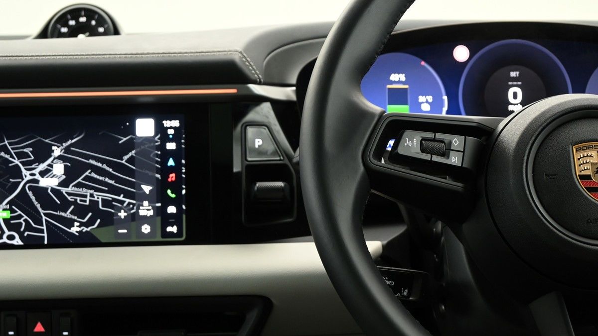 Porsche Macan Image 15