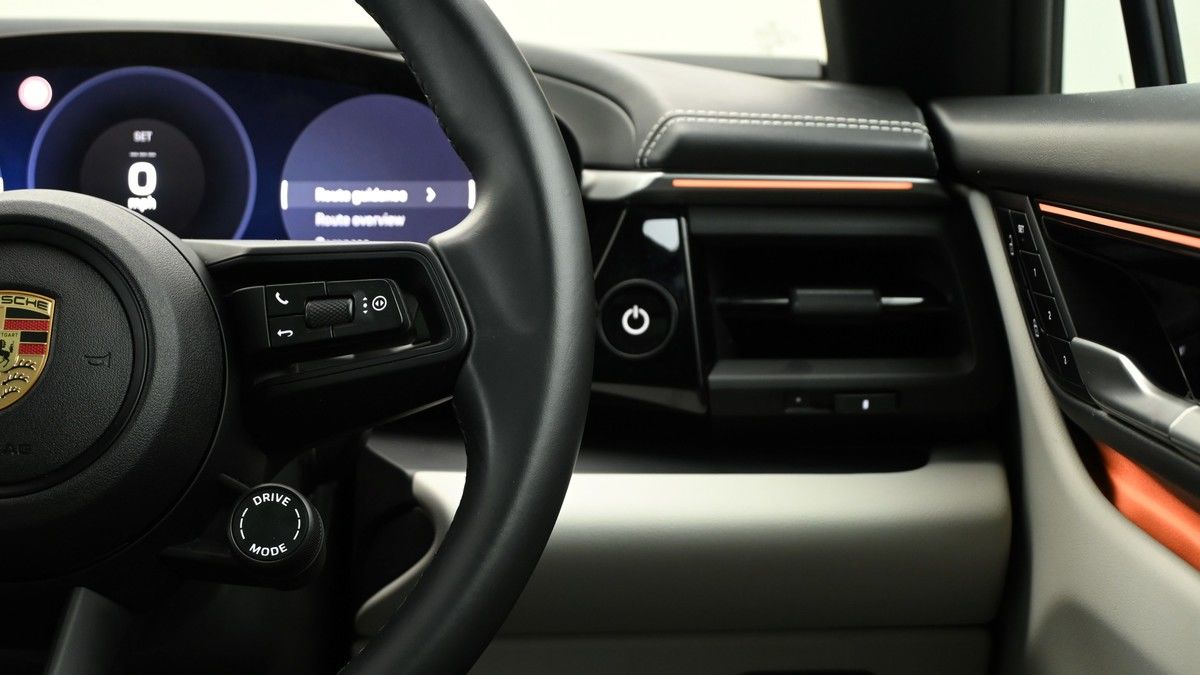 Porsche Macan Image 16