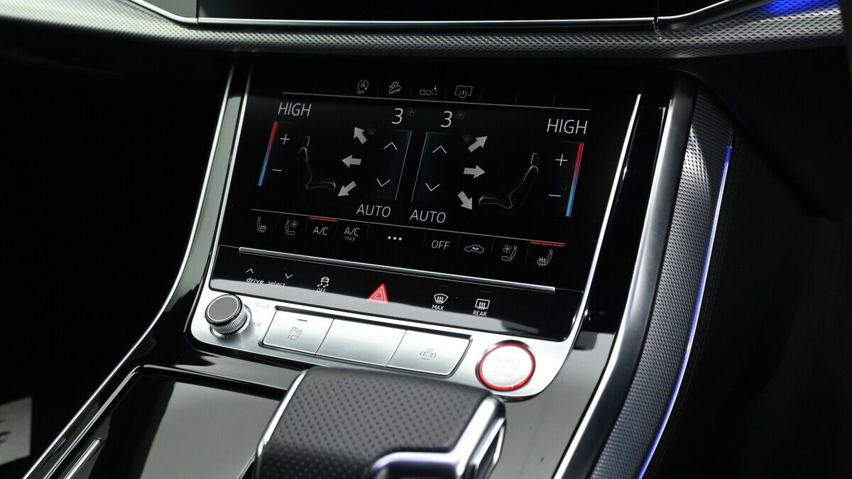 More views of Audi RSQ8