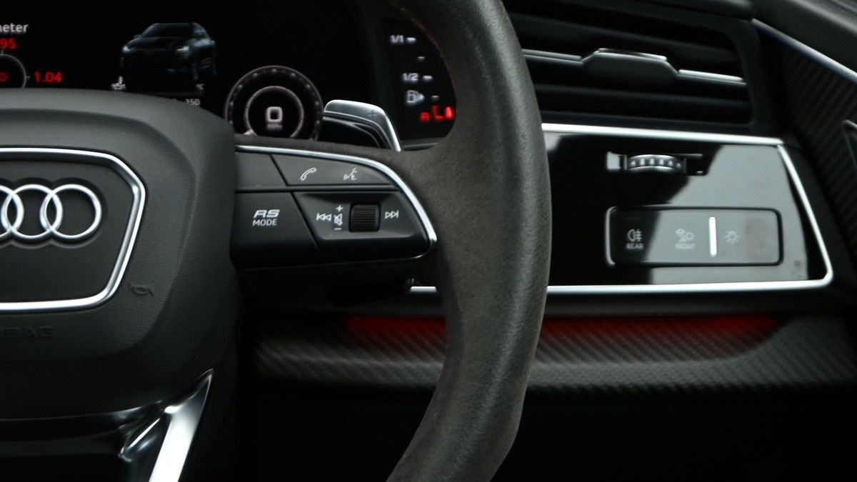 Audi RSQ8 Image 16