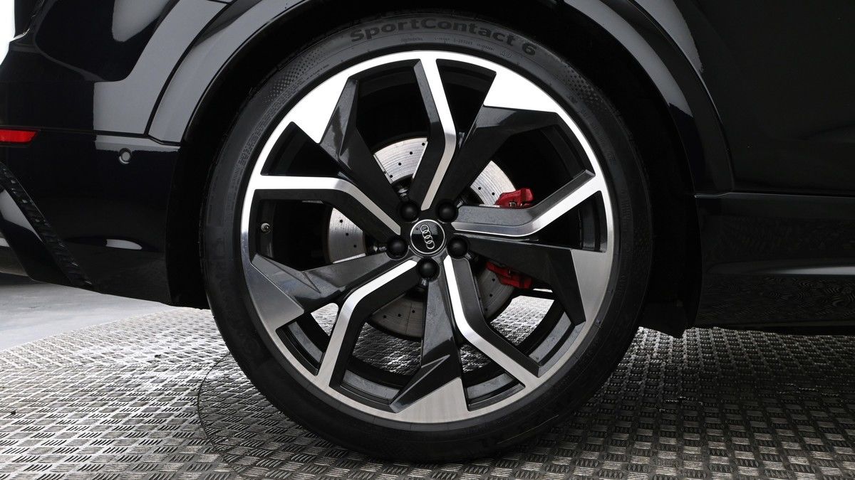 Audi RSQ8 Image 9