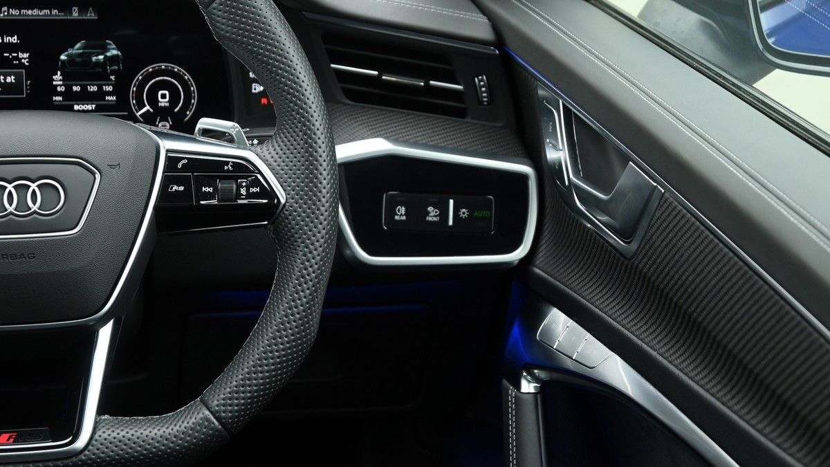 Audi RS6 Avant Image 16