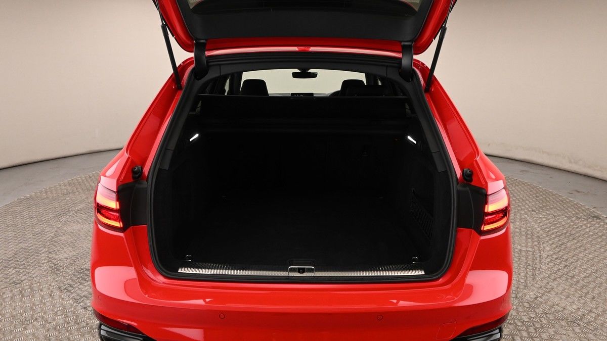 Audi RS4 Avant Image 10