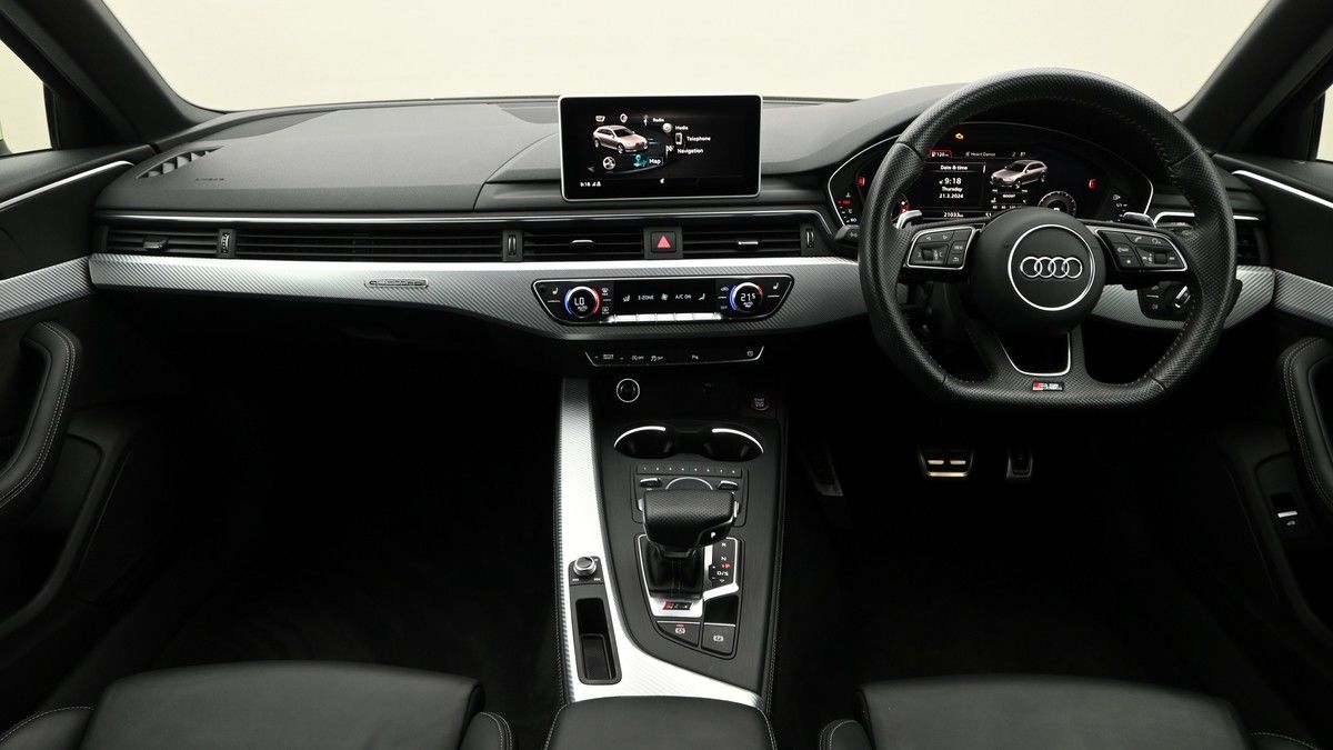 Audi RS4 Avant Image 14
