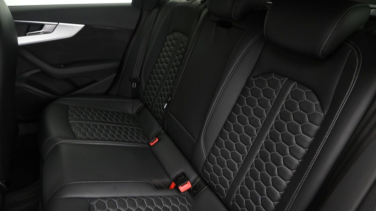 Audi RS4 Avant Image 5