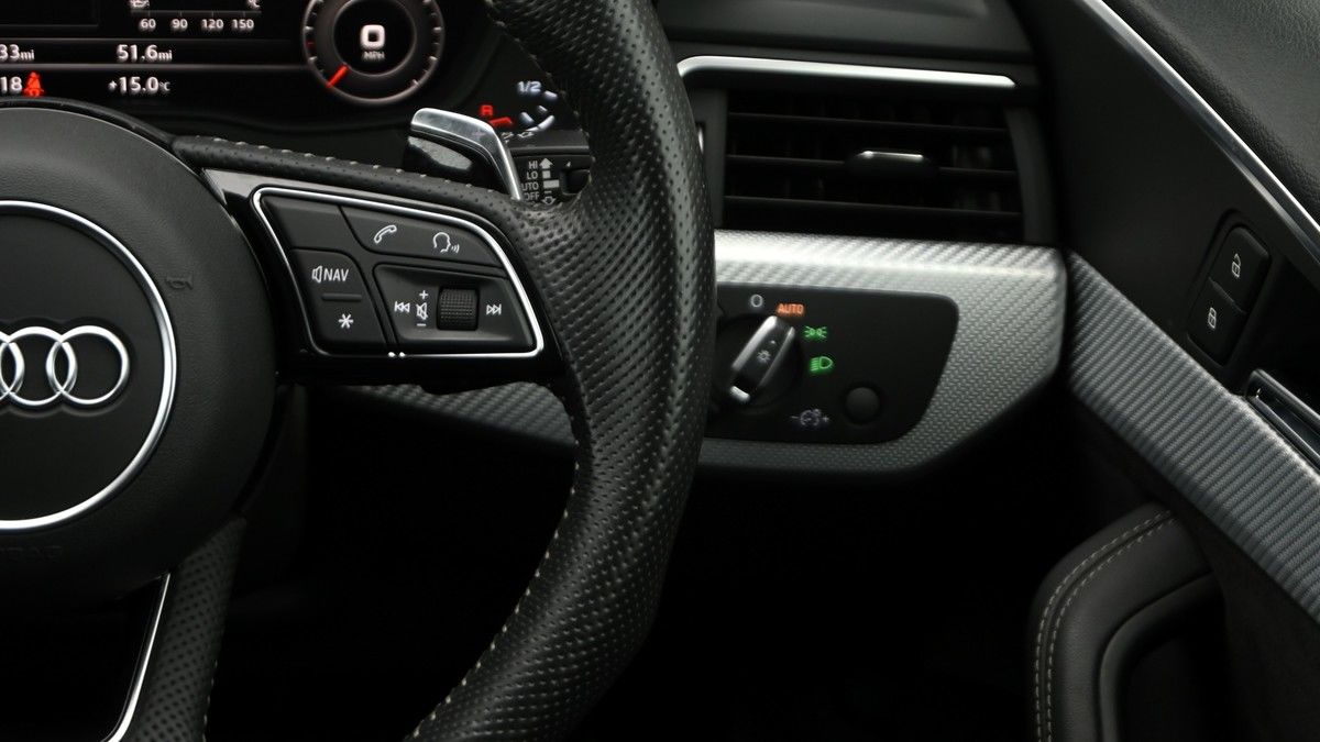 Audi RS4 Avant Image 16