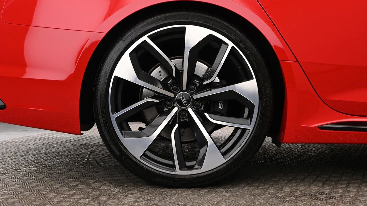 Audi RS4 Avant Image 9