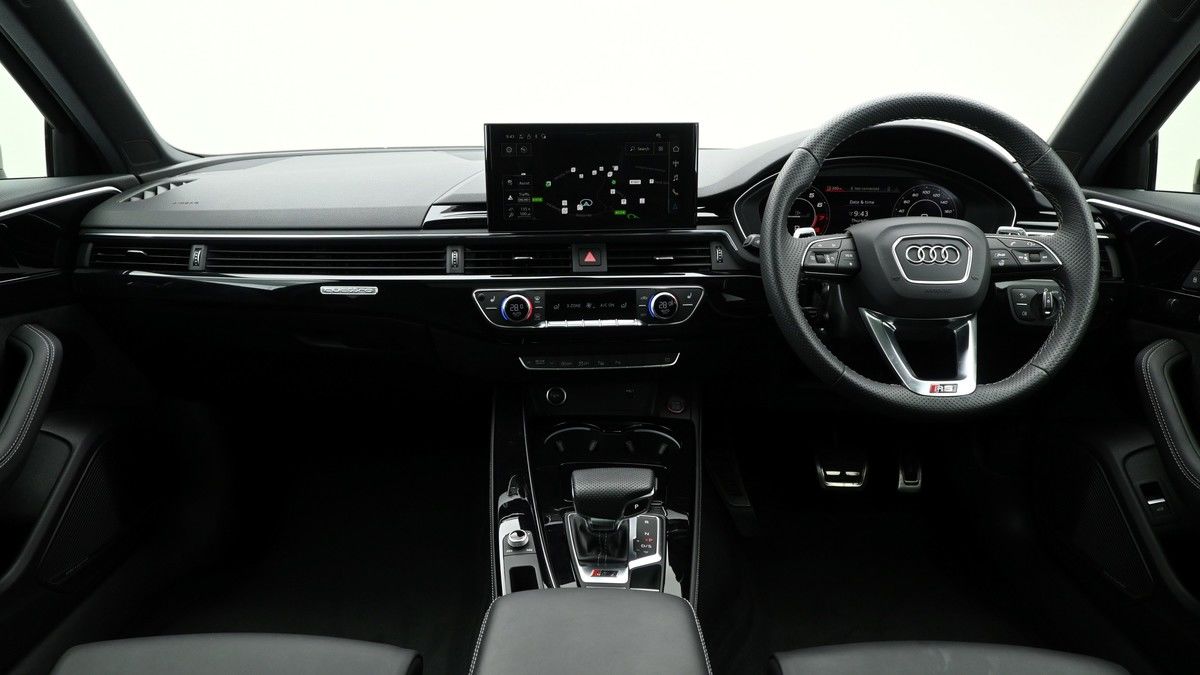 Audi RS4 Avant Image 14