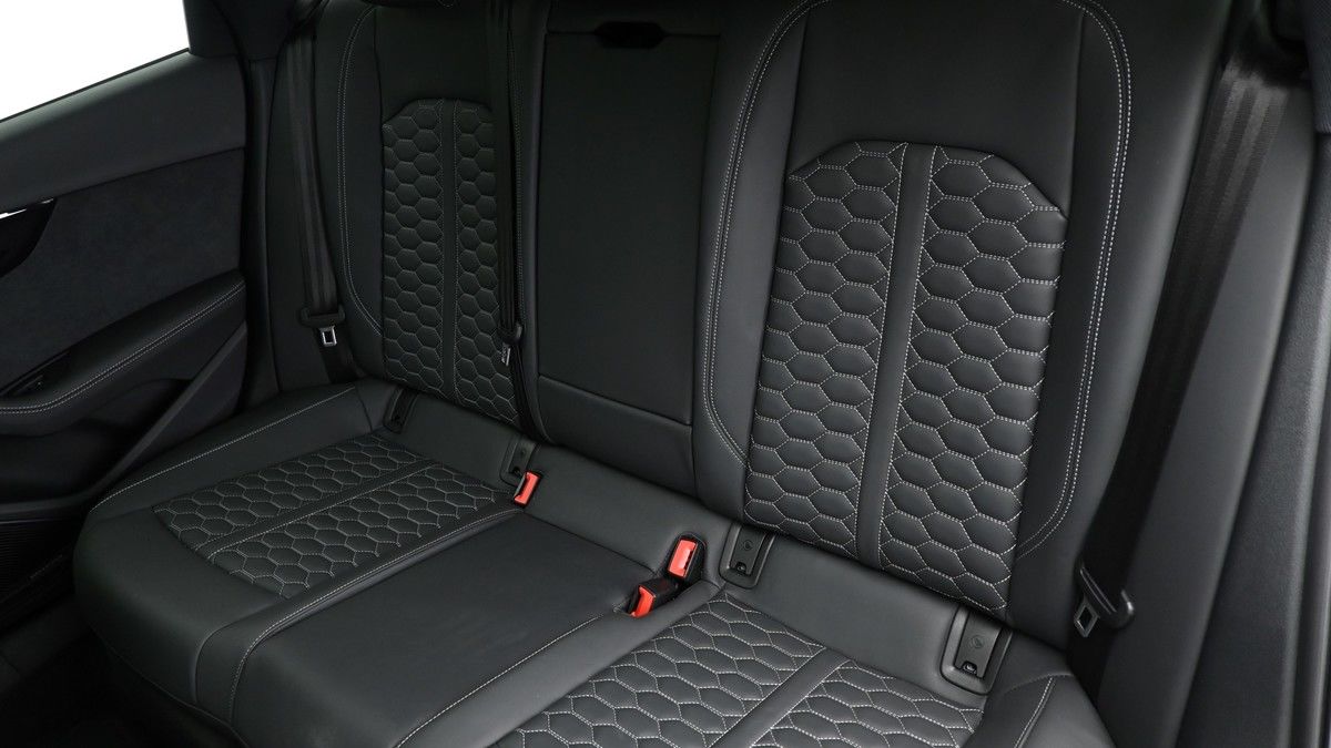 Audi RS4 Avant Image 5