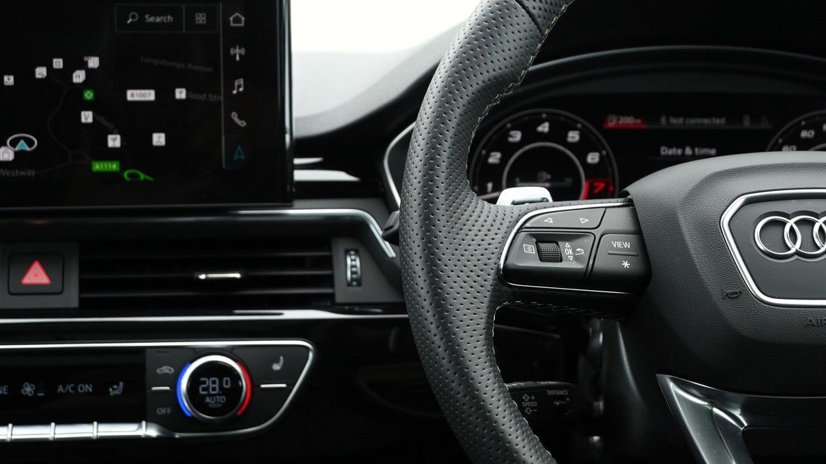 Audi RS4 Avant Image 15