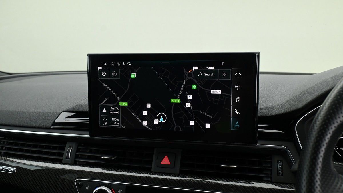 Audi RS4 Avant Image 10
