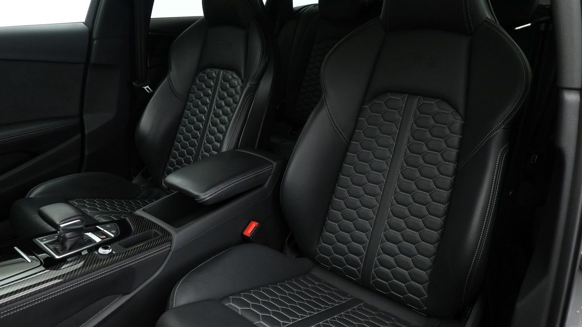 Audi RS4 Avant Image 3