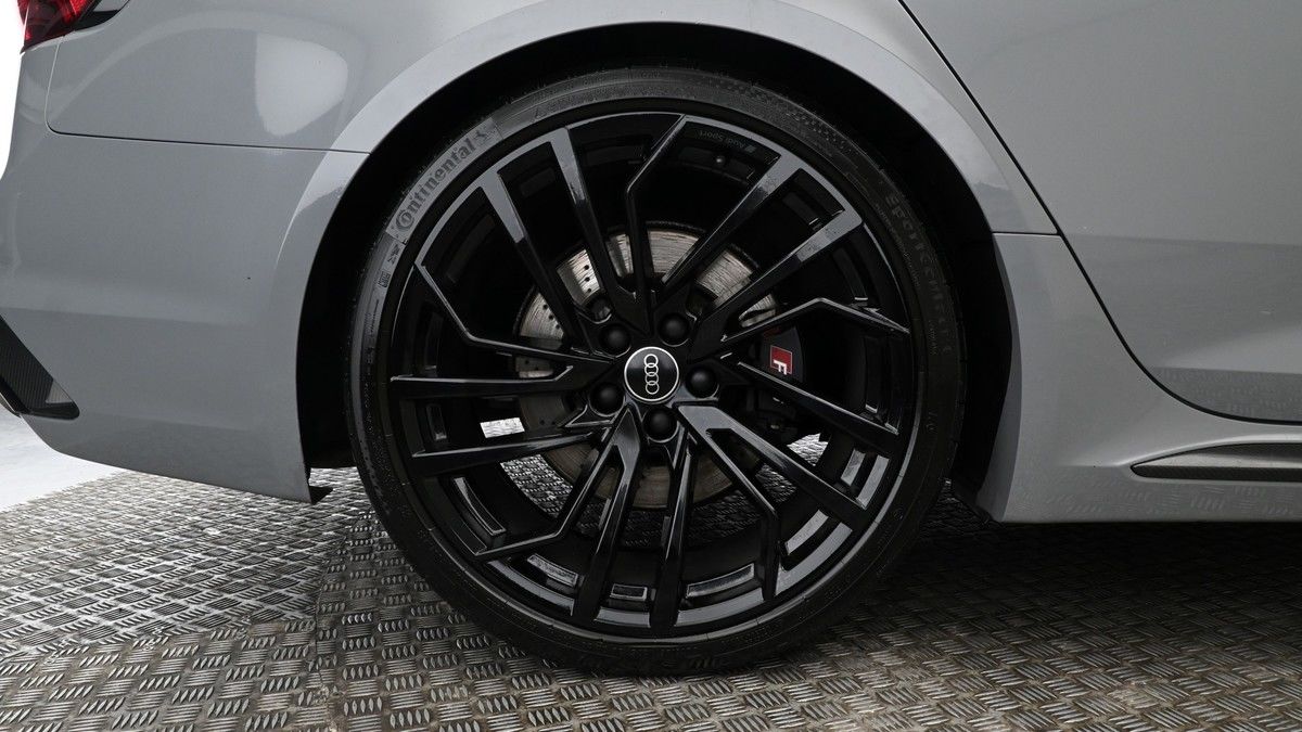 Audi RS4 Avant Image 8