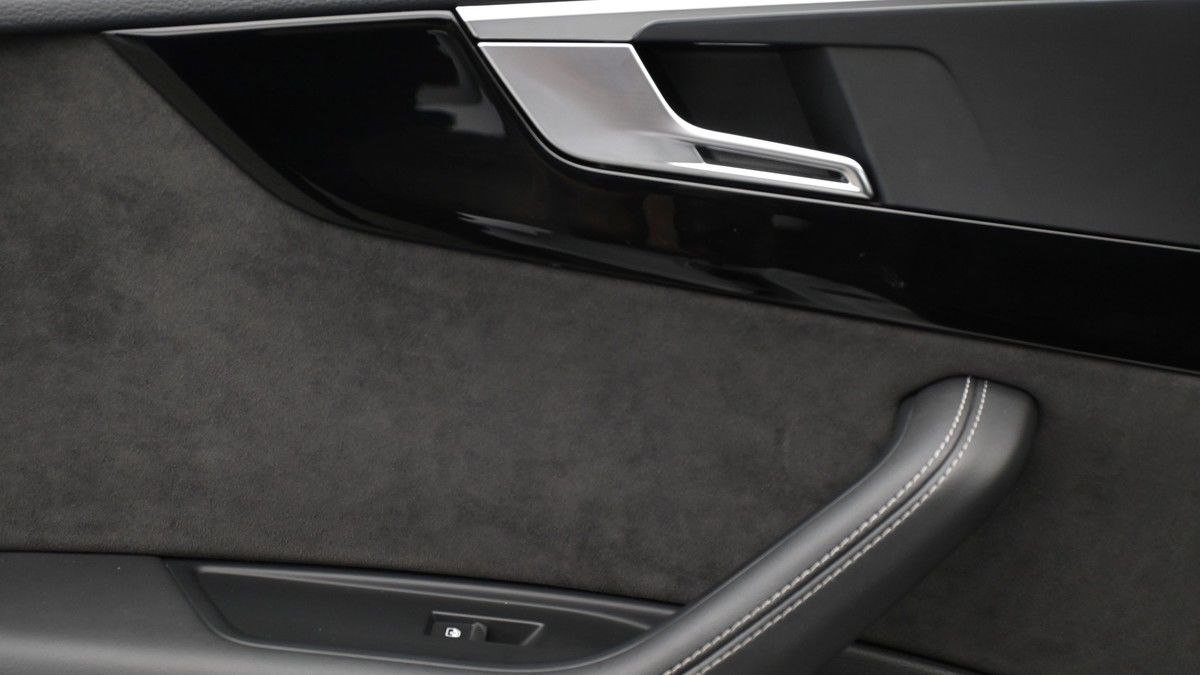 Audi RS5 Image 13