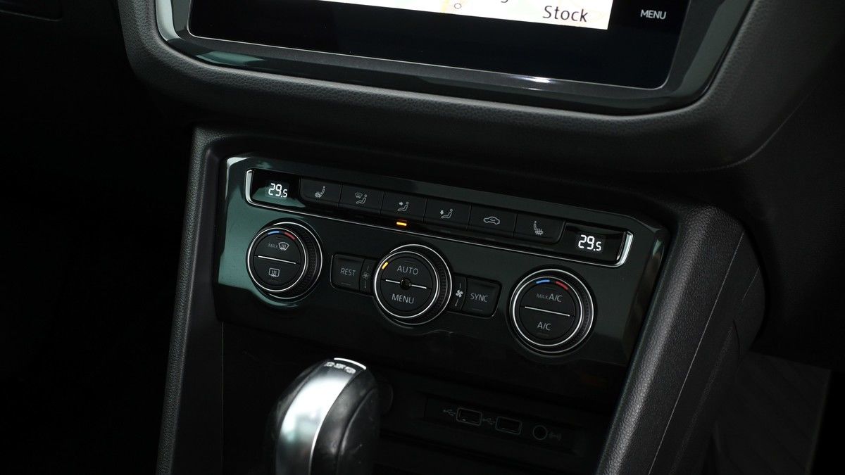 Volkswagen Tiguan Image 12