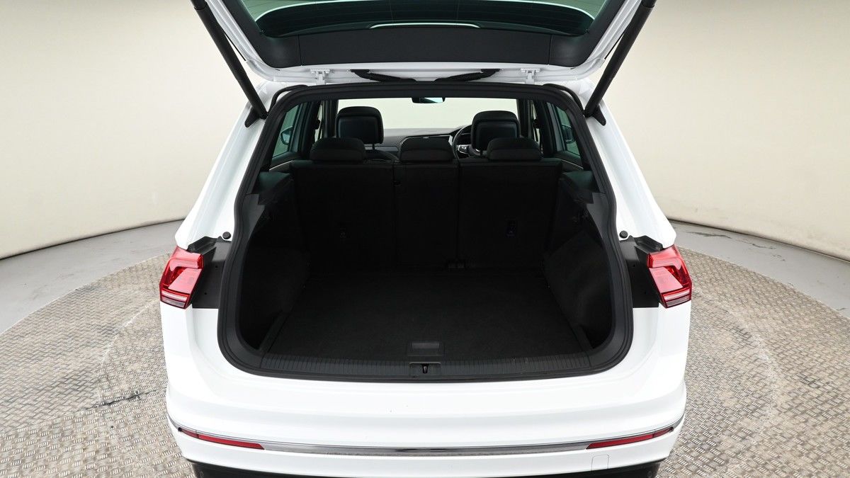 Volkswagen Tiguan Image 10