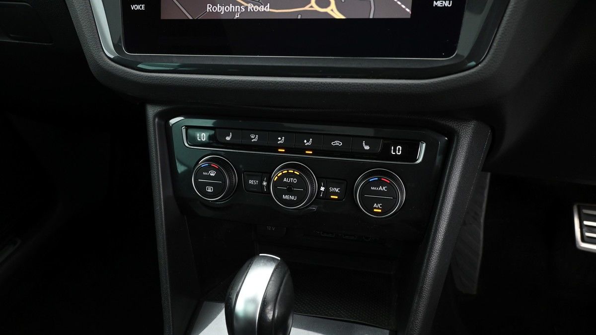 Volkswagen Tiguan Image 12