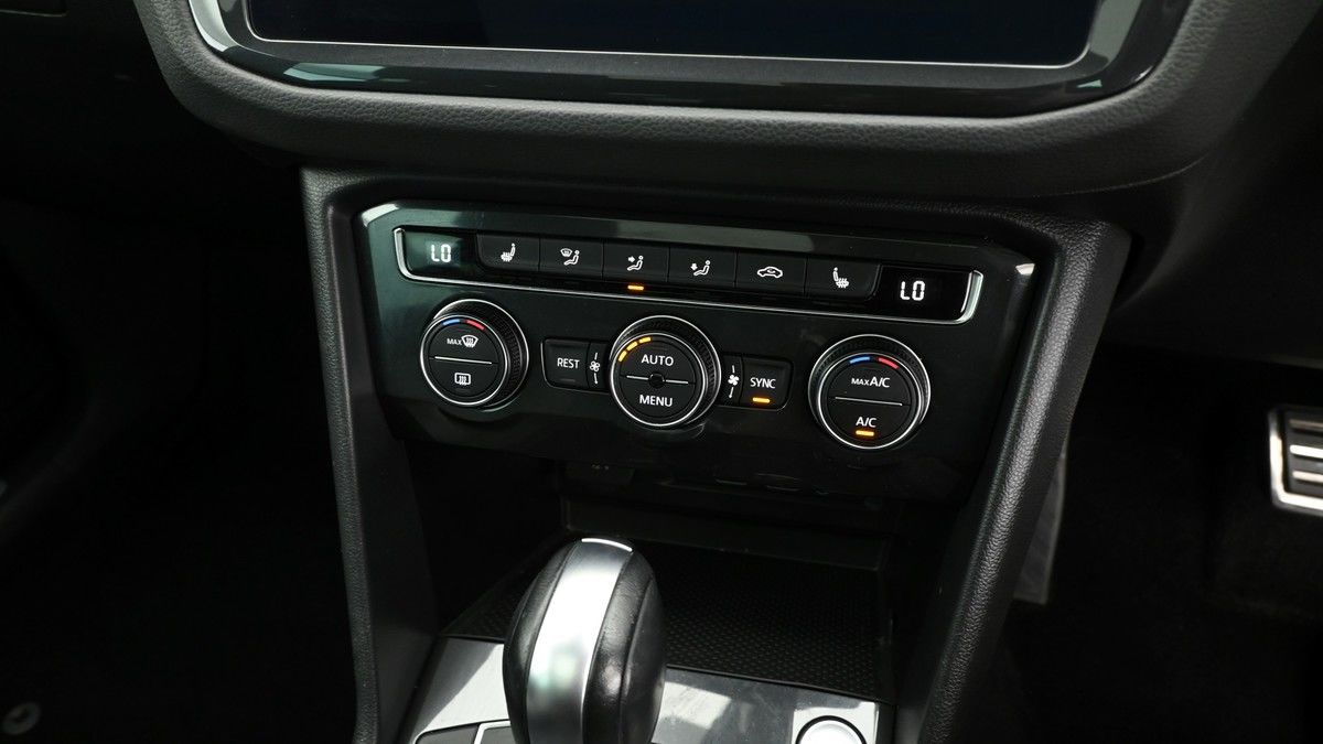 Volkswagen Tiguan Image 12