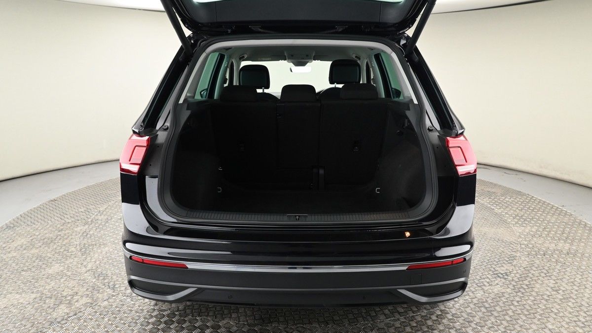 Volkswagen Tiguan Image 10