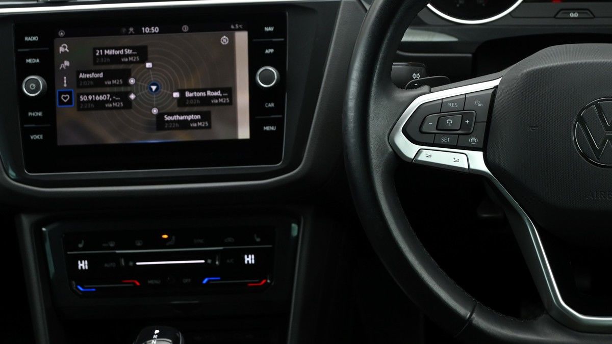 Volkswagen Tiguan Image 15