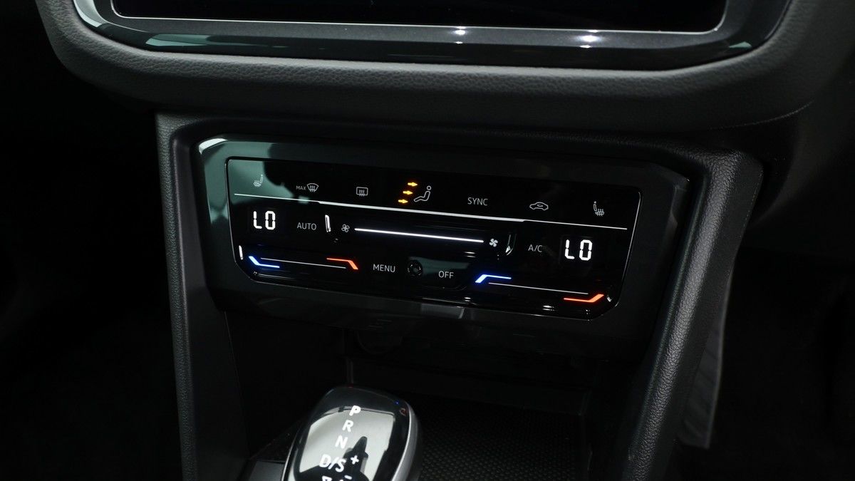 Volkswagen Tiguan Image 12