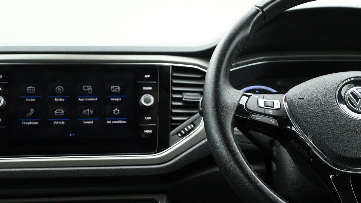 Volkswagen T-Roc Image 14
