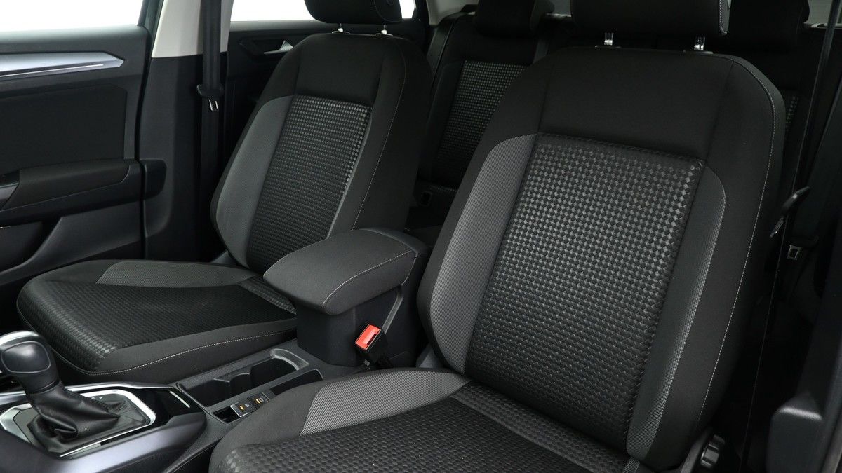 Volkswagen T-Roc Image 4