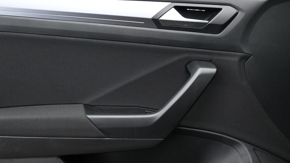 Volkswagen T-Roc Image 13