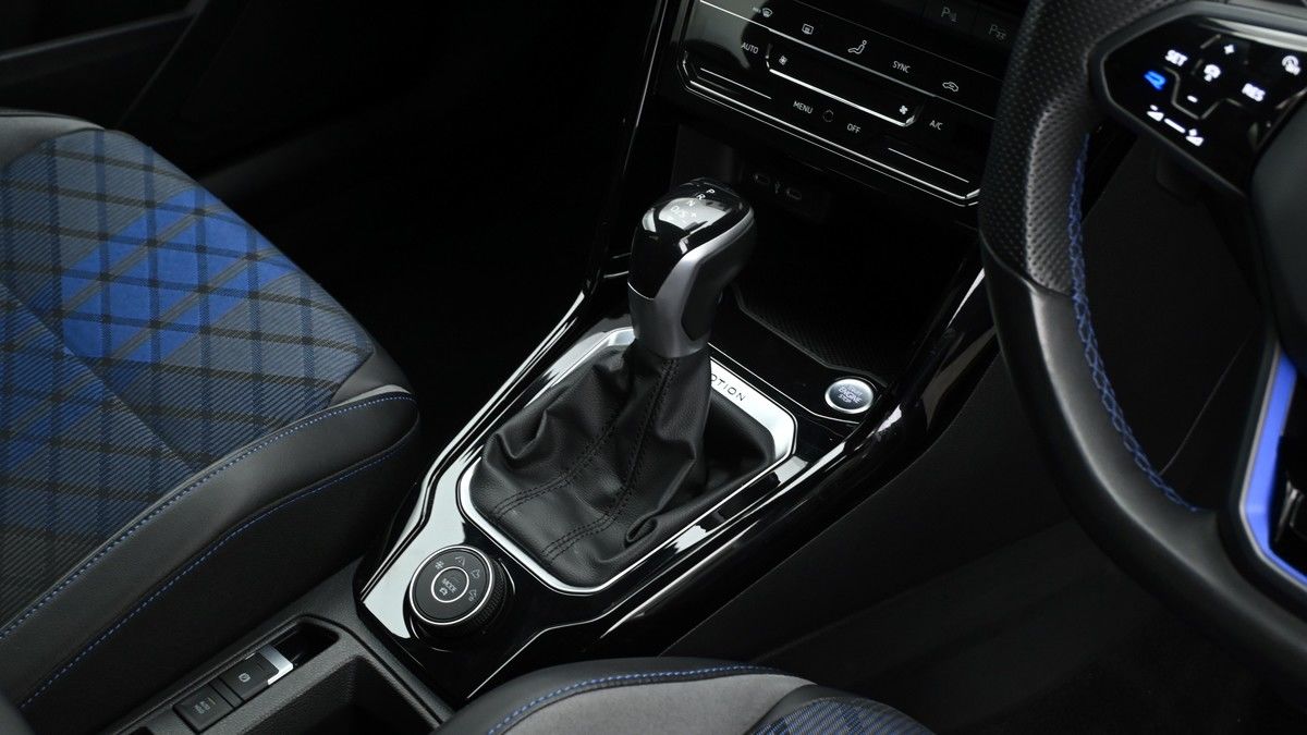 Volkswagen T-Roc Image 2