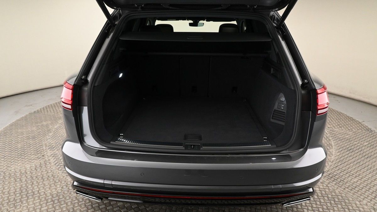 Volkswagen Touareg Image 10