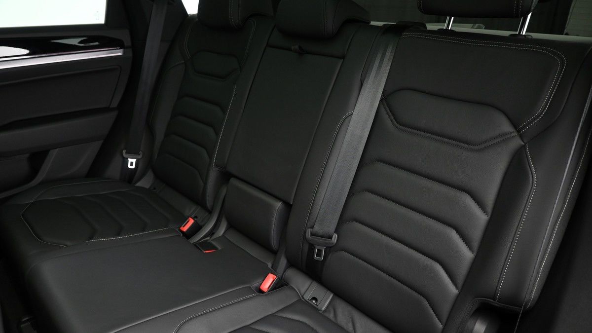 Volkswagen Touareg Image 5