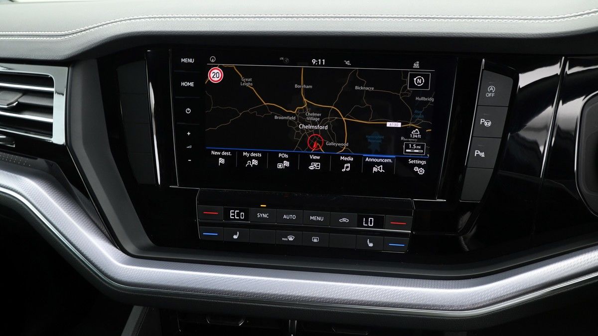Volkswagen Touareg Image 11