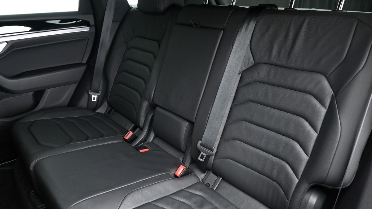 Volkswagen Touareg Image 5