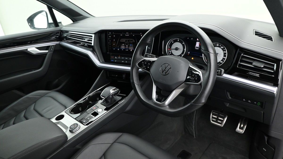 Volkswagen Touareg Image 3